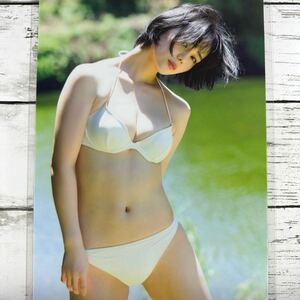 [高品質ラミネート処理][ 上野じゅりあ ] FRIDAY 2024年2/2号 雑誌 切り抜き 4ページ 水着 グラビア アイドル 芸能人 女優