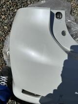 レクサス　CT200h Fスポーツ　リアバンパー　ジャンク　塗装傷割れあり_画像5