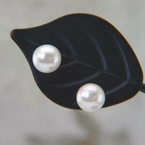 【誕生石６月】プラチナ本真珠７ｍｍスタッズピアスの画像1
