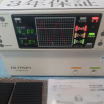 ◎電位治療器 ドクタートロン YK-9000白 中古美品 動作OK 3年保証 定価48万円 〒無料 操作手順相談OK 頭痛 肩こり 便秘 不眠症に効果◎_画像2