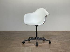 -od745｜Vitra./Herman Miller Wネームヴィンテージ pivot Armchair Cast Base on Castors Eames Shell Chair｜アームシェルチェア PACC