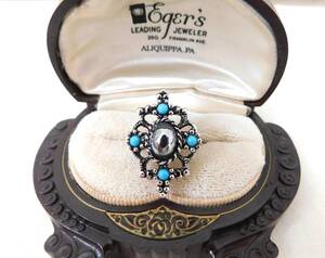 ヴィンテージ　Avon刻印　Fauxターコイズとヘマタイトカボションの飾られた古い素敵な指輪　美品　送料120
