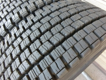 ★ 265/70R19.5 140/138J ★ 2本セット!! ★ DUNLOP ★ DECTES SP001　2021年製　約18㎜　ユニック　スタッドレスタイヤ　265/70/19.5_画像4