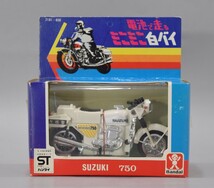 未使用 当時物 旧バンダイ 電池で走る ミニミニ白バイ SUZUKI 750 ミニミニシリーズ ばんざい 昭和 レトロ ミニカー スズキ RK-559SE-B/118_画像1