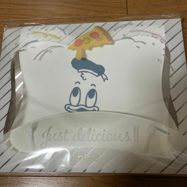 お値下げ！新品★未開封★箱入★nico ディズニーベイビー　Disneybaby シリコンビブ　スタイ　前掛け