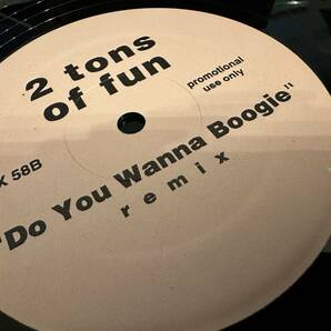 12”★Brothers Johnson / 2 Tons Of Fun / Stomp / Do You Wanna Boogie / ダンス・クラシック！の画像1