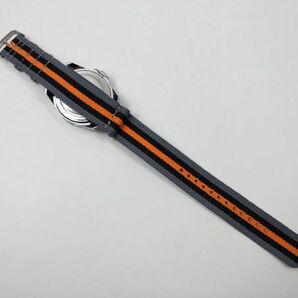 ナイロン製ミリタリーストラップ natoタイプ 布ベルト 腕時計 グレー黒オレンジ ストライプ 22mmの画像5