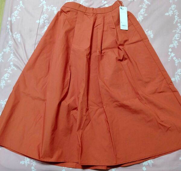 新品未使用タグ付　ジーユー　カラーフレアスカート　Ｓ 深いオレンジ色