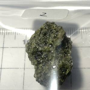 橄欖石（ペリドット）群晶・２・10g（中国産鉱物標本）の画像5