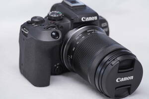 Canon EOS R10　18-150レンズキット　キャノン　ミラーレス一眼カメラ　おまけで予備電池2本