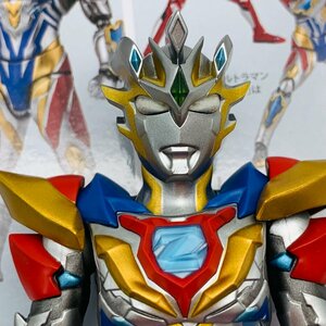 中古品 S.H.Figuarts フィギュアーツ ウルトラマンZ ウルトラマンゼット デルタライズクロー