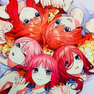 難あり中古品 movic ムービック 五等分の花嫁展 MAKEOVER 集合 ワンピース 中野二乃 中野三玖 B2 タペストリー