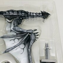 中古品 Hi-Blitz モンスターハンター 大空の王者 リオレウス 希少種 フィギュア_画像3