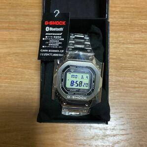 新品未使用 G-SHOCK ジーショック 【国内正規品】Bluetooth 搭載 フルメタル 電波ソーラー GMW-B5000D-1JF メンズ シルバーCASIOカシオの画像3