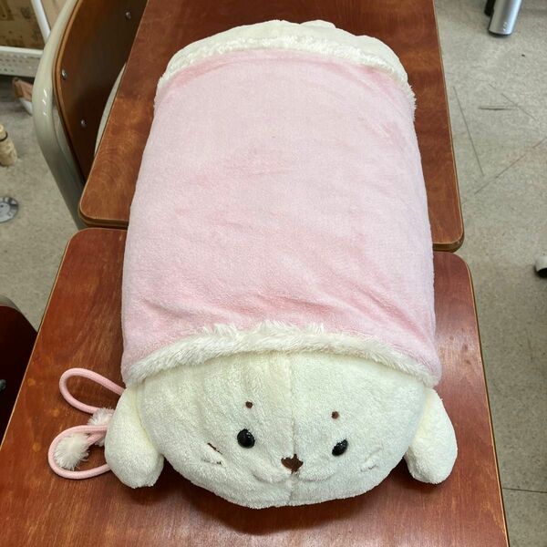 ぬいぐるみ枕　ポリエステル80% ナイロン20% サイズ　幅25cmX 長さ55cmX高さ13cm