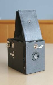 【動作品】IHAGEE　ロール・パフ　イハゲー　Roll Puff Reflex　Trioplan F6.8/9cm　120フィルム　6×6判　古典一眼レフ　木製カメラ