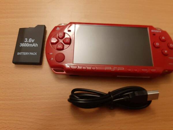  PSP 2000 ディープレッド 中古品 動作確認済み バッテリー 充電ケーブル付き PSPJ-20000 Deep Red すぐ遊べるセット