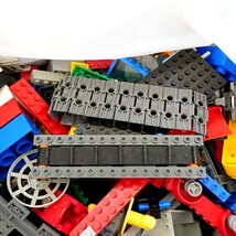 フフ5【140】1円～ レゴ LEGO バラ 約11kg 大量 まとめセット / ブロック プレート タイヤ キャタピラ 車 船 レール 線路 飛行機 ほか_画像3