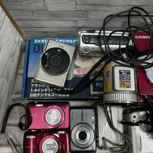 【DECA38.0321KA】☆1円スタート☆ジャンク品 動作未確認 デジタルカメラ おまとめ キャノン ニコン LUMIX SONY FUJIFILM の画像2