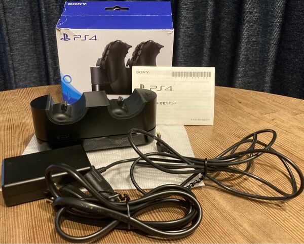 【純正】PlayStation4 コントローラー充電スタンド　SONY DUALSHOCK4 Charging Station 