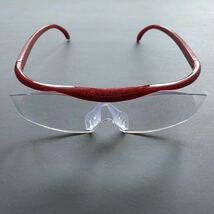 メガネ型ルーペ 拡大鏡 1.8倍 眼鏡の上から使える オーバーグラス対応 ルーペめがね 眼鏡 ハンズフリー おしゃれ 男女兼用 赤色 送料無料_画像3