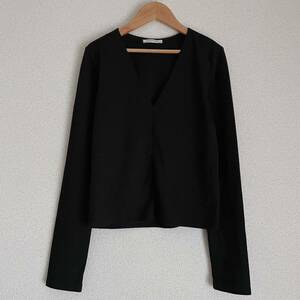 ザラ　オープンネック　Vネックカットソー　ZARA●