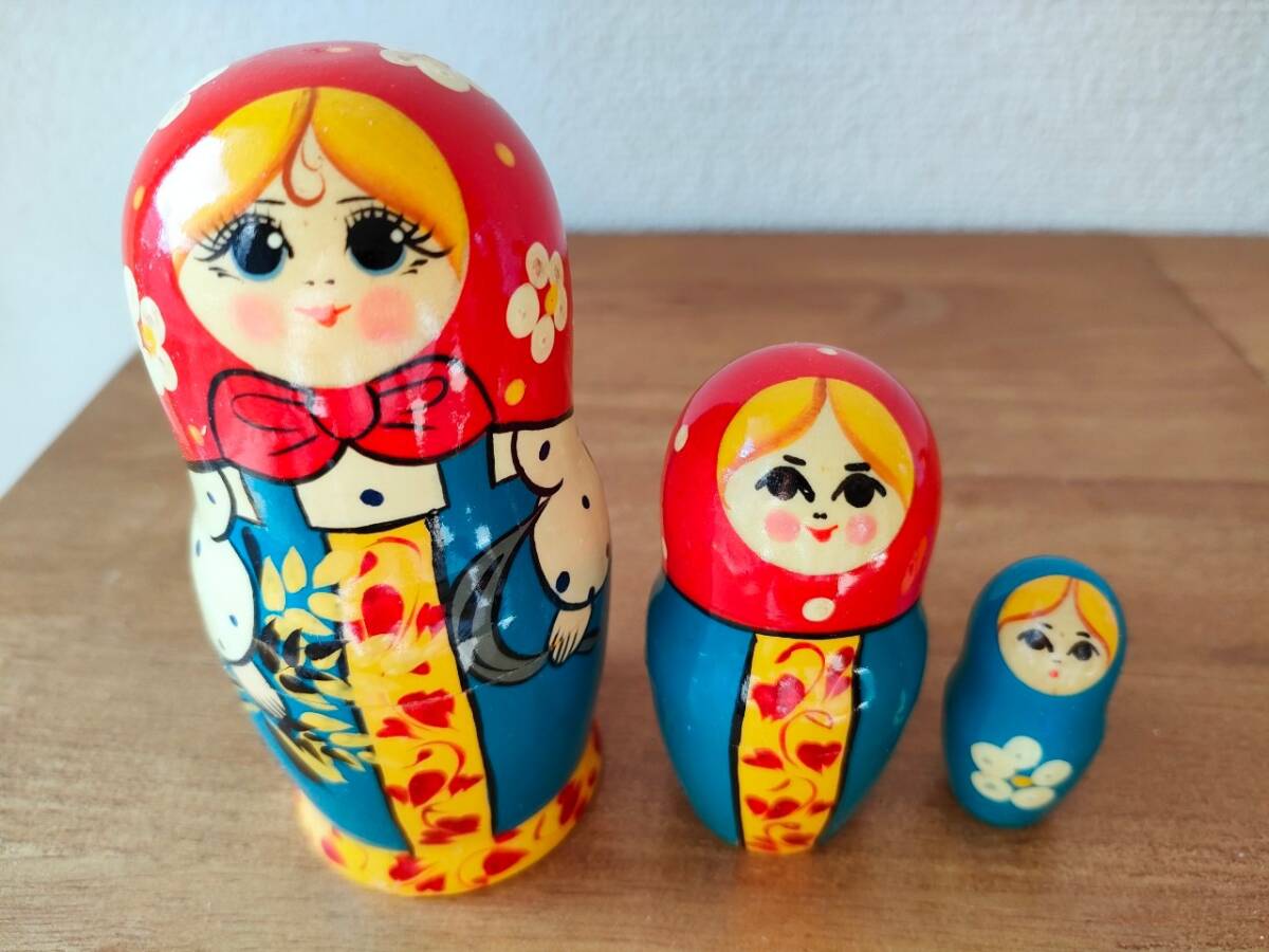 [MTP093] Artículos varios rusos escandinavos Matryoshka (pequeña) Niña recogiendo flores, trabajos hechos a mano, interior, bienes varios, ornamento, objeto