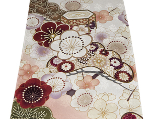 1554番 　新品　正絹　振袖用端切れ　約94cm　紗綾形に花の地模様入　白と渋ピンクの暈しに貝桶と松竹梅の模様
