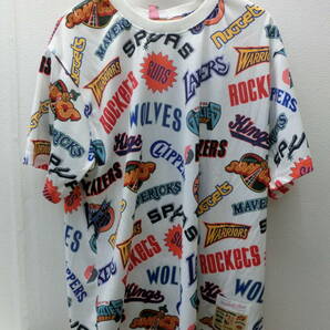 ite/426944/0325/ミッチェルアンドネス Mitchell&Ness ALLOVER NBA TEE 半袖Tシャツ/総柄/サイズXL/未使用品の画像1