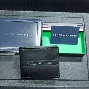 Tommy Hilfiger 2つ折り財布