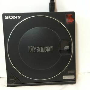 〇T609〇ジャンク 通電のみ確認 SONY ソニー ディスクマン DISKMAN D-100 ポータブルCDプレーヤー CDウォークマン ACアダプタ AC-930の画像1