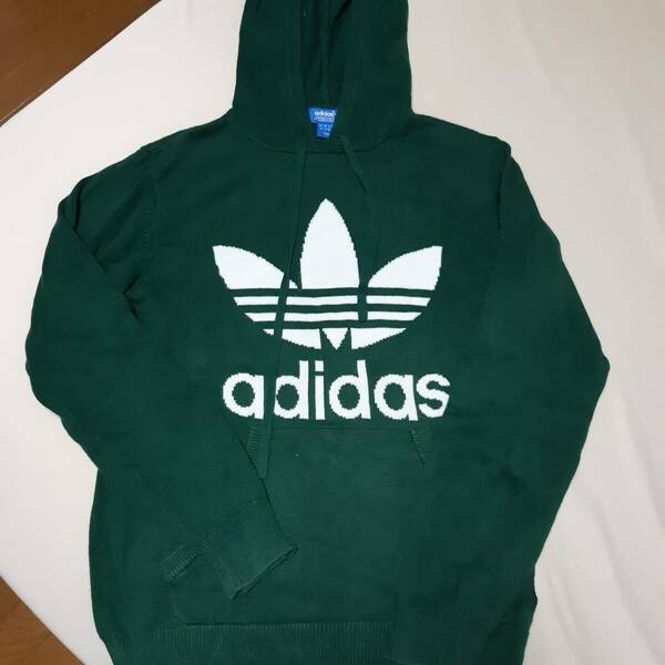 アディダス　adidas　ニットパーカー