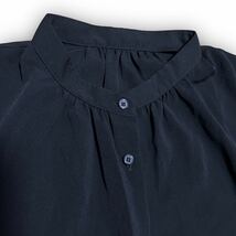 Y437★美品★GU ジーユー ブラックフォーマル ドレープバンドカラーシャツ シンプル Sサイズ ブラック レディース 万能_画像7