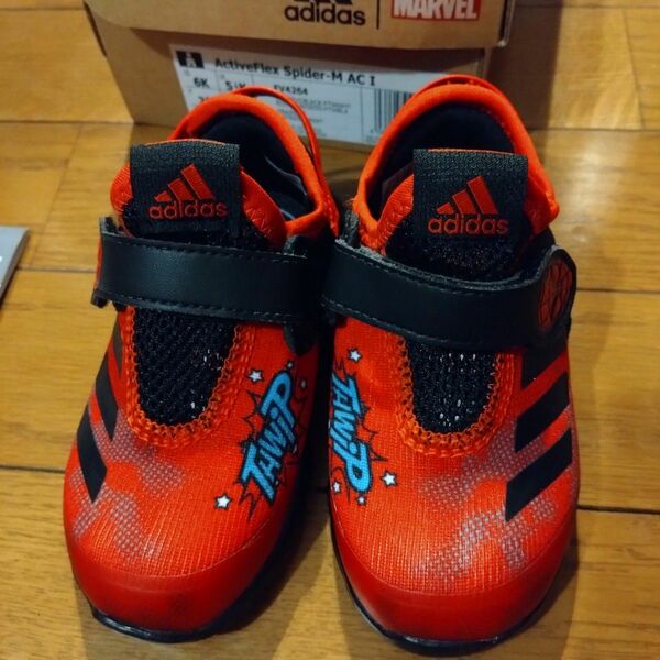 adidas×スパイダーマン　スニーカー　13cm