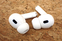 【中古 良品】Apple 純正 AirPods Pro 第2世代 MagSafe充電ケース USB-C 付き MTJV3J/A 本体 付属完品(PCA348-1)_画像7