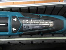 極美品 マキタ TD021D 充電式 インパクトドライバー makita 充電器 バッテリー セット_画像3
