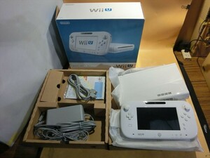 T【ヌ4-72】【100サイズ】Nintendo WiiU ホワイト ニンテンドー 箱あり/通電可 ジャンク扱い/※傷汚れあり