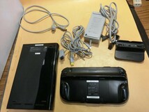 T【ヒ4-16】【80サイズ】▲任天堂 Wii U ゲーム機本体 32GB ＋パッド＋周辺機器セット/wup-101 010/状態不良ジャンク品/※傷汚れ有_画像5