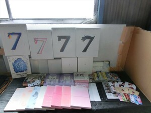 T【R3-06】【140サイズ】未検品/BTS 防弾少年団 CD・トレカなどグッズ まとめてセット/K-POP