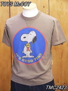 新品 トイズマッコイ SNOOPY TEE IT'S HERO TIME 半袖 Tシャツ コヨーテ L TMC2423 toysmccoy