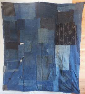 木綿藍染めツギハギ布　藍染め縞模様　良く使い込まれた布　襤褸　大きな布　H　木綿　古布　182×160㎝　ツギハギ布　古民具　送料無料