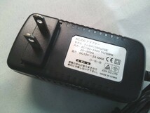 AC/DCアダプター　FJ-SW1280g033（12V　2A）★ 動作品_画像2