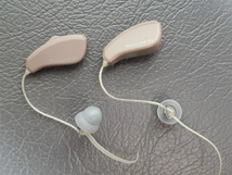[1742]中古 GNリサウンド 補聴器 両耳用 充電式 リサウンド・リンクス クアトロ 7 RE761-DRWC MBL 充電器 付き_画像2
