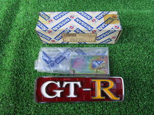 当時物 ハコスカ 4 door GT-R フロントGrille GT-REmblem NissanGenuine 未使用New item 1945L20 L24 L28 GC10 PGC10 GT-Rバッジ