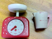 マザーガーデン　 木製玩具　スタンドミキサー　秤　ボウル　計量カップのセット　調理器具　野いちご　おままごと_画像7