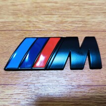 BMW【///M】エンブレム【ブラック】Mシリーズ MPerformance MSport MPower E36 E39 E46 E60 E90 F10 F20 F30 x1x2x3x4x5x6x7x8 320 325_画像1