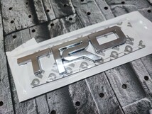 TRD シンプル エンブレム【シルバー】プリウス クラウン ハリアー アルファード アクア ヤリスクロス ライズ RAV4 86 C-HR ヴォクシー_画像7