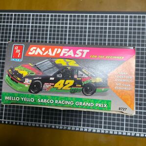 amt 1:32SNAPFAST for the beginner MELLO YELLO SABCO RACING GRAND PRIX未組立 の画像3