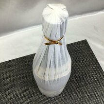 【お酒/インボイス登録店/TO】本格焼酎 森伊蔵 かめ壺焼酎 1800ml 25度 芋焼酎 和紙付 森伊蔵酒造　MZ0316/012_画像4