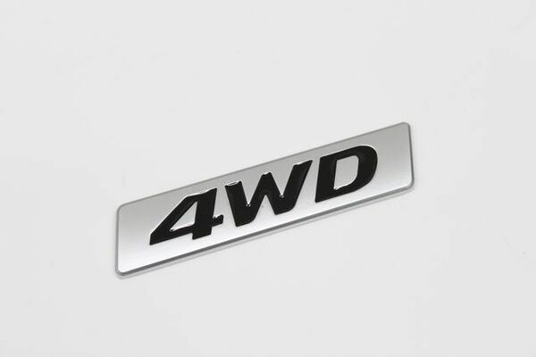 汎用4WDエンブレム 平行四辺形 4X4 4駆 AWD ジムニー ランクル デリカ ヴェゼル エクストレイル フォレスター レヴォーグ セレナ カローラ